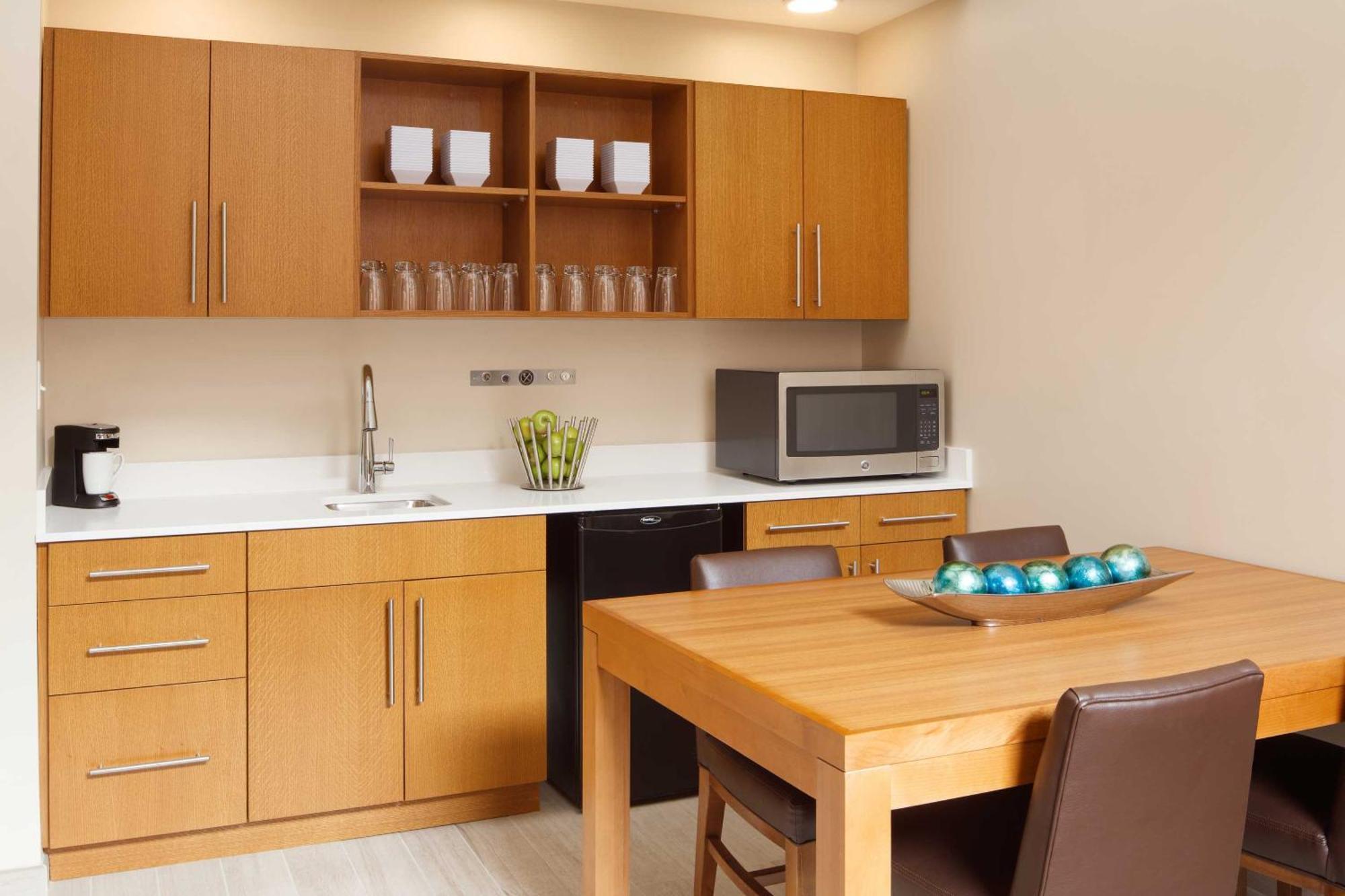 Hyatt Place Knoxville/downtown 3*