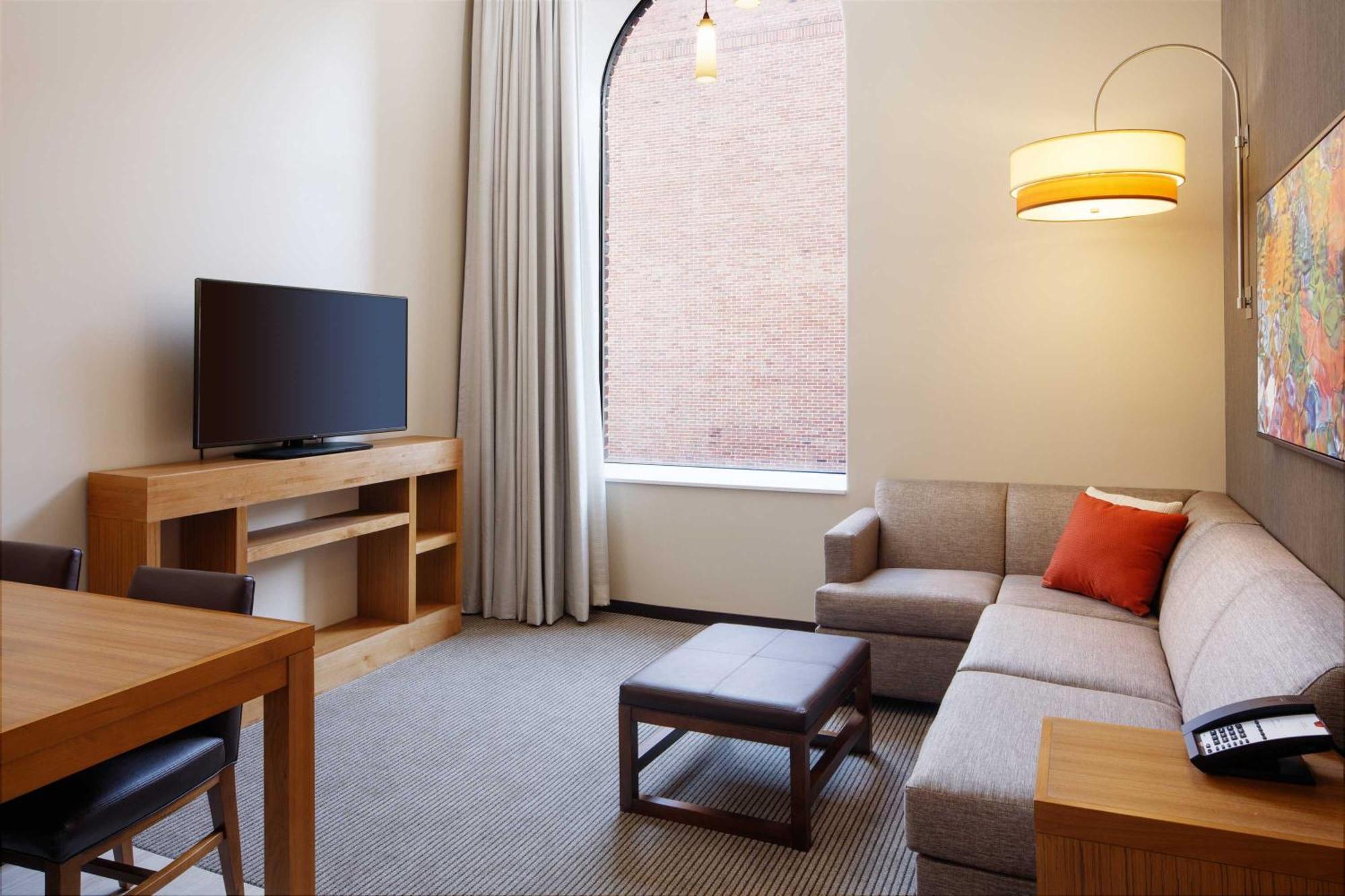 Hyatt Place Knoxville/downtown 3*